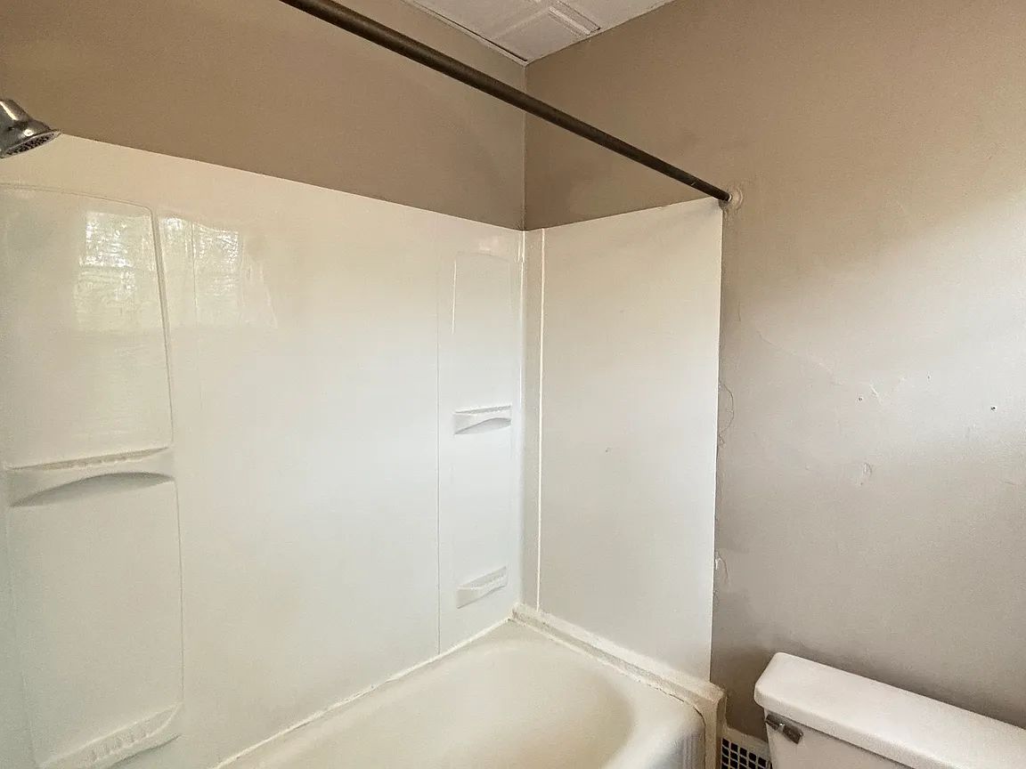 114 Crescent Ave APT 2, Buffalo, NY 14214