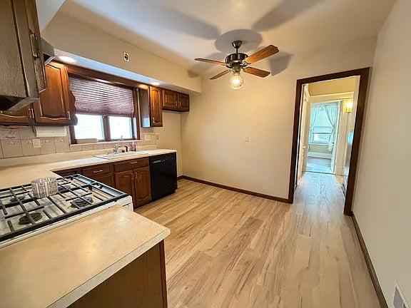 3 bed 1 bath- 300 N Park Ave Unit 1, Buffalo, NY 14216