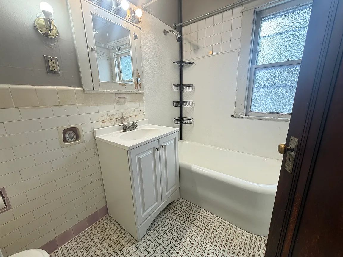 147 Wallace Ave #2, Buffalo, NY 14214