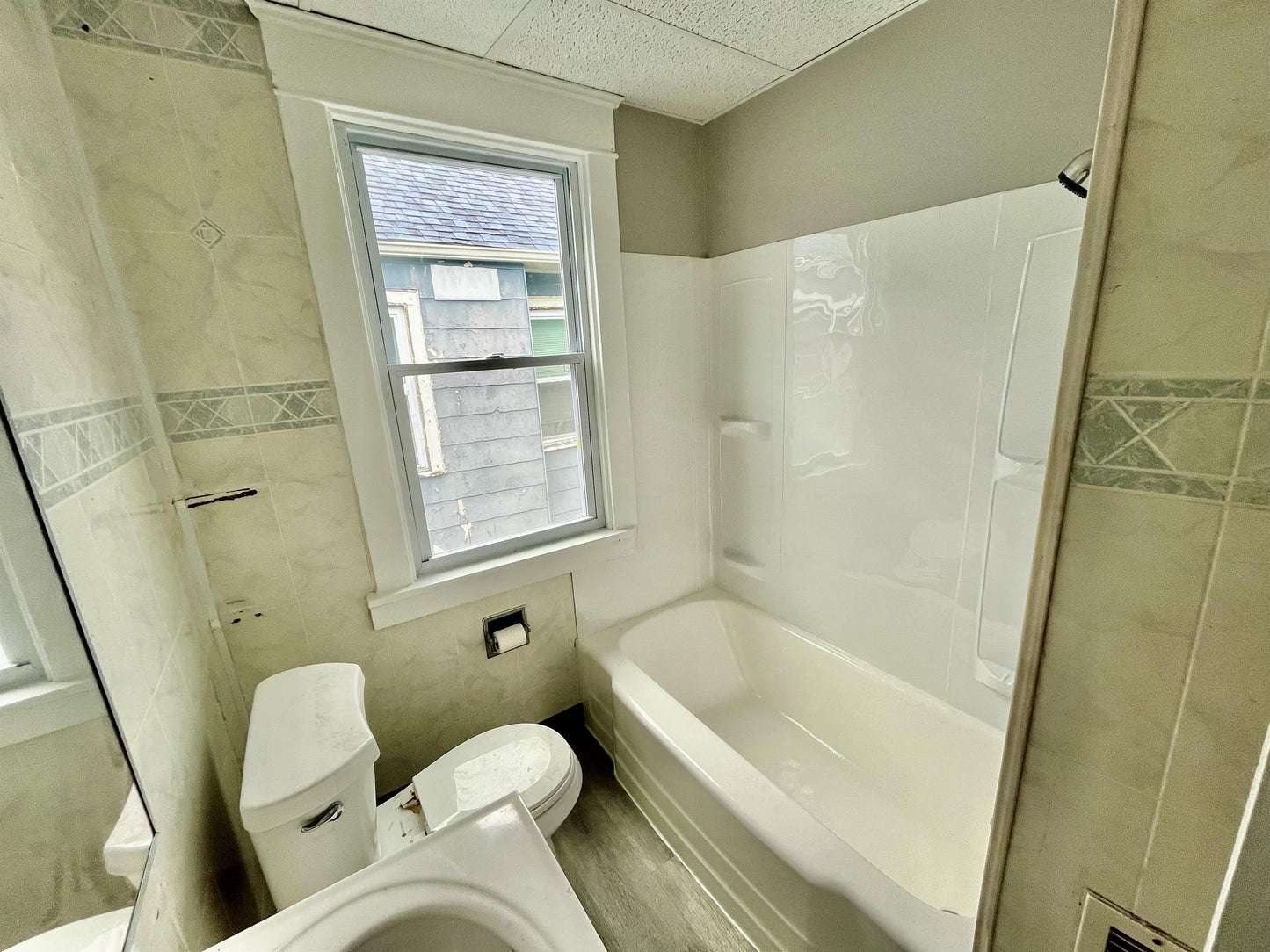 3 bed 1 bath - 122 Lincoln Boulevard - Upper Buffalo, NY 14217