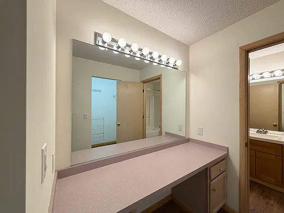 2 bed 1.5 bath- 4553 Abbott Rd, Orchard Park, NY 14127