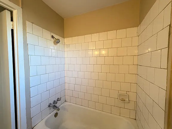 4 bed 1 bath- 6 Campus Dr N, Amherst, NY 14226