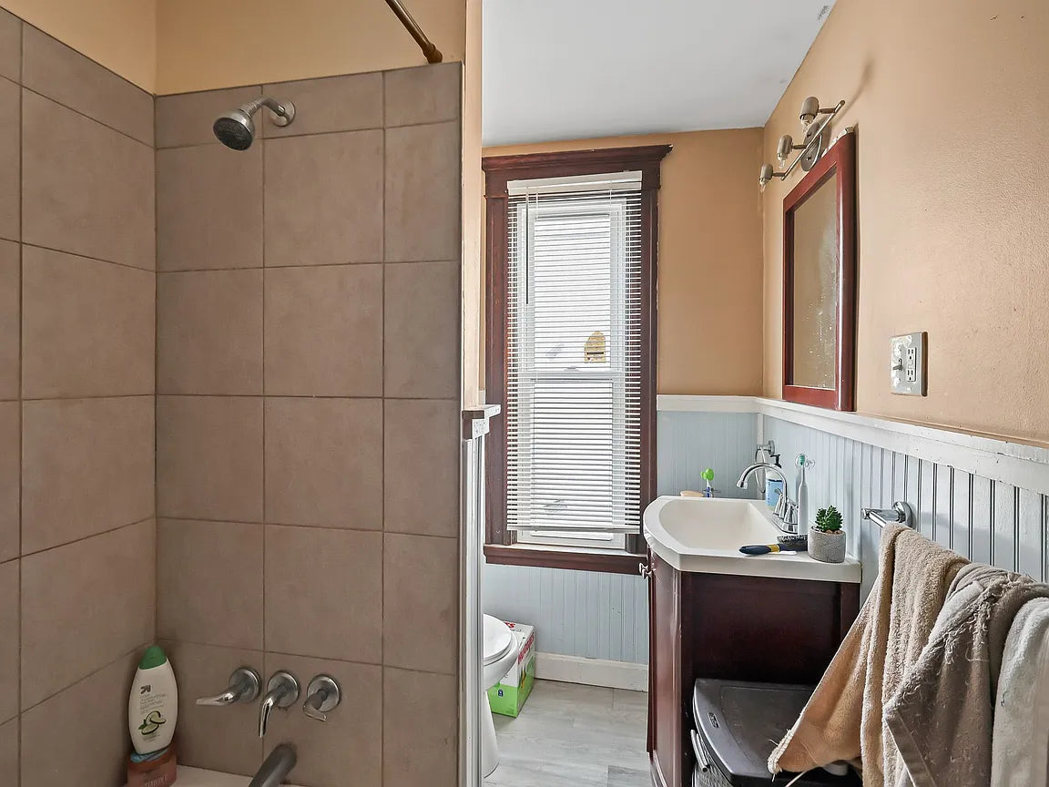 5 bed 1 bath- 144 Blaine Ave #2, Buffalo, NY 14208