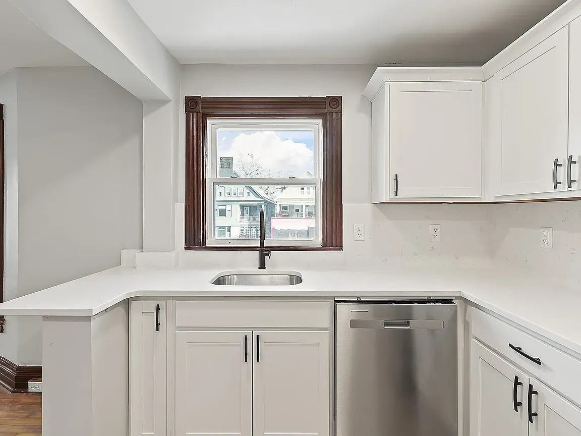4 bed 1 bath- 834 Elmwood Ave #2, Buffalo, NY 14222