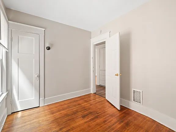 3 bed 1 bath - 23 Custer St FLOOR 2, Buffalo, NY 14214