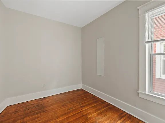 3 bed 1 bath - 23 Custer St FLOOR 2, Buffalo, NY 14214