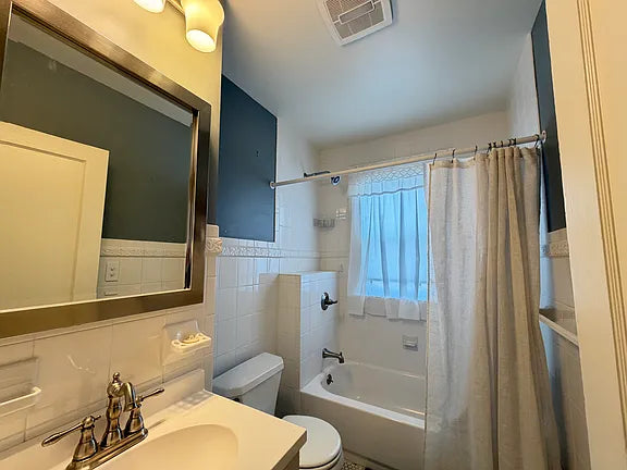 3 bed 1 bath- 300 N Park Ave Unit 2, Buffalo, NY 14216