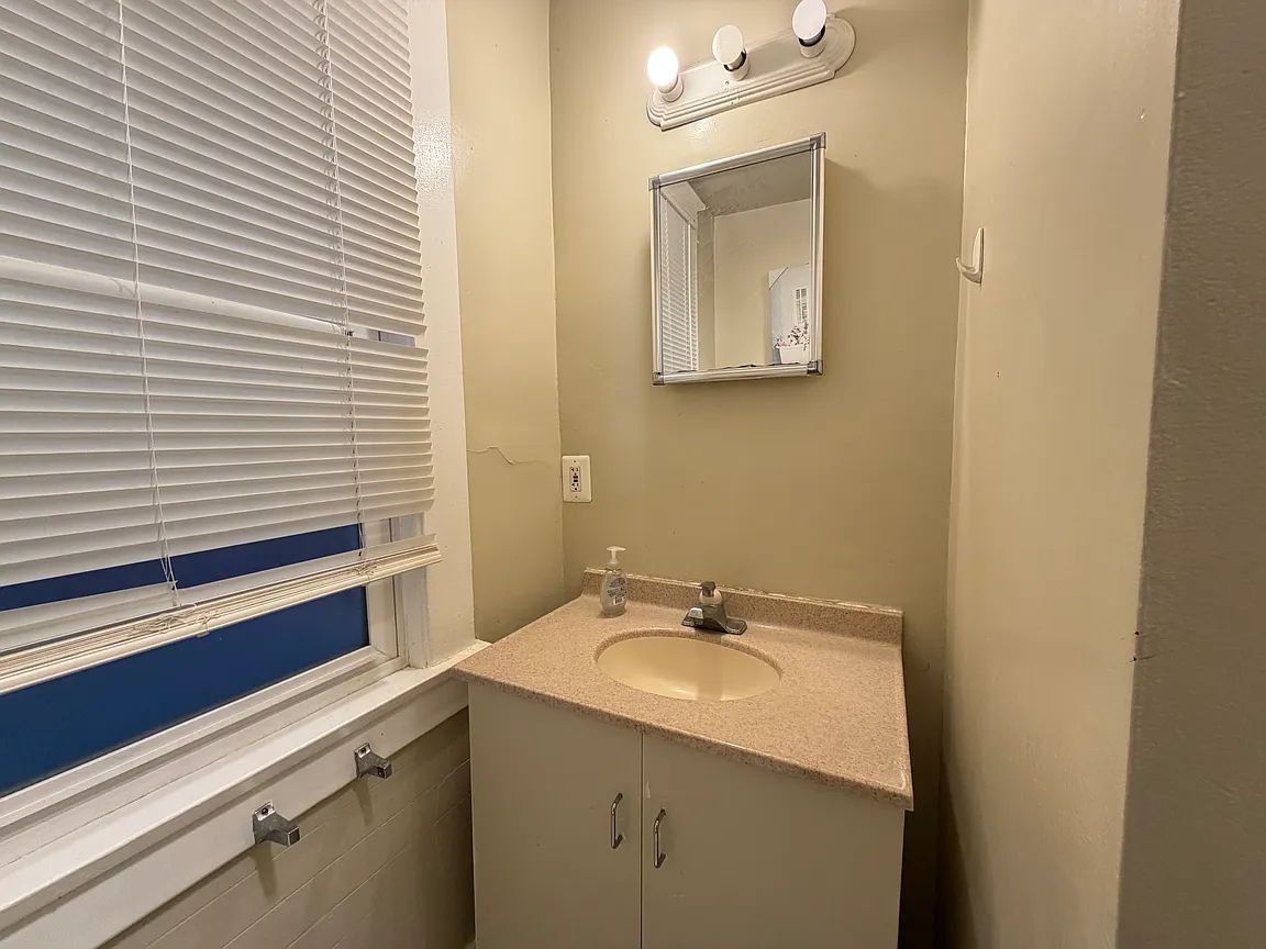 29 Custer St #1, Buffalo, NY 14214