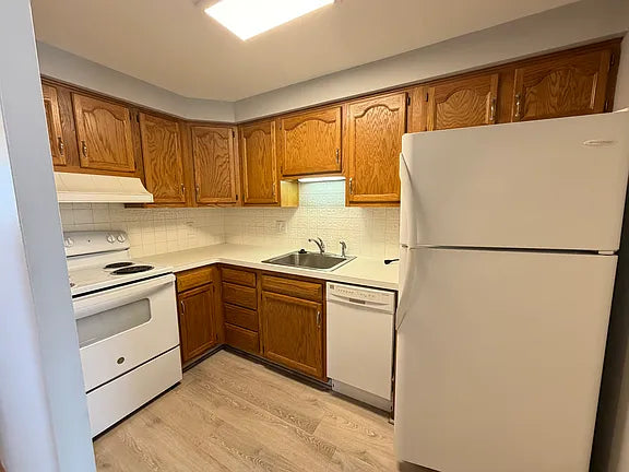 1 bed 1 bath- 406 Joe McCarthy Dr #3, Buffalo, NY 14228