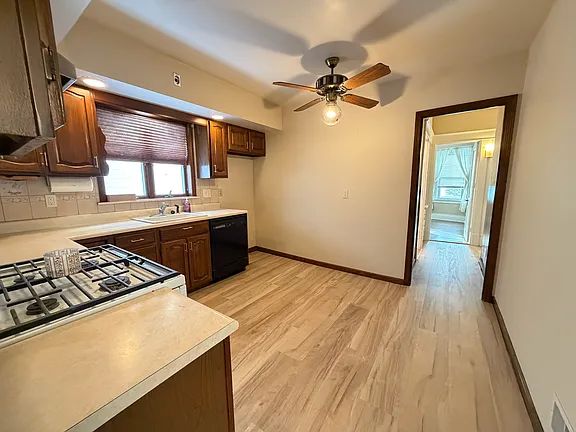 3 bed 1 bath - 300 N Park Ave Unit 1, Buffalo, NY 14216