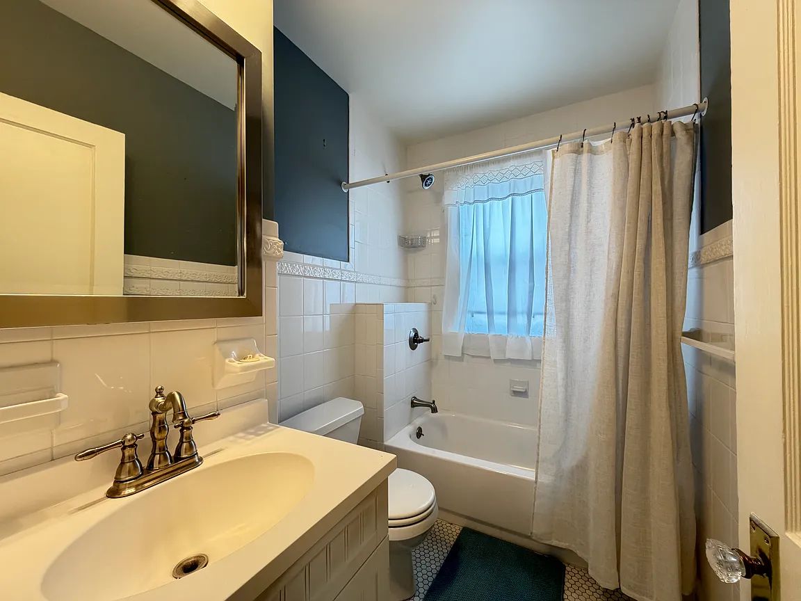 3 bed 1 bath - 300 N Park Ave Unit 2, Buffalo, NY 14216