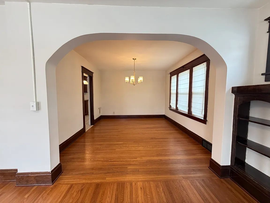 3 bed 1 bath - 300 N Park Ave Unit 2, Buffalo, NY 14216