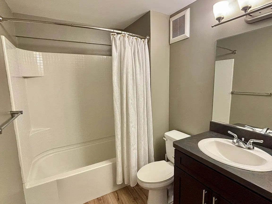 31 Tamarack St #202 Buffalo NY 14220