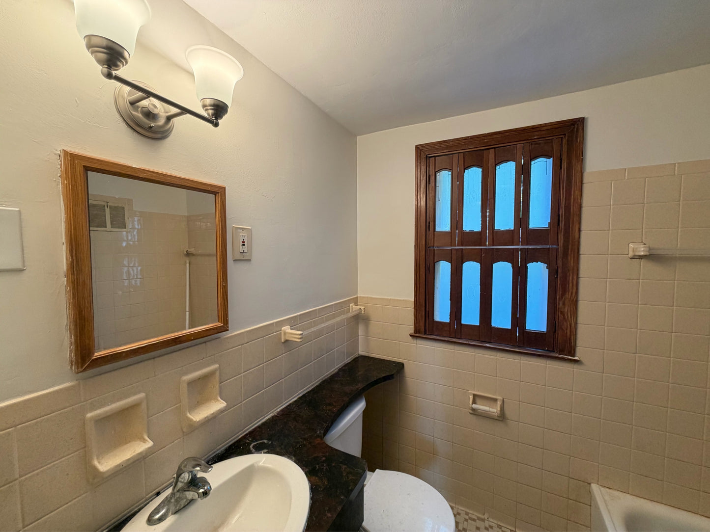 2 bed 1.5 bath - 26 Janet Street -Right Buffalo, NY 14215