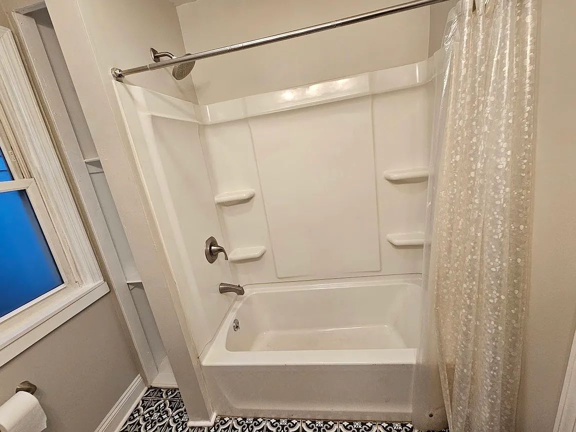 34 Rugby Rd, Buffalo, NY 14216