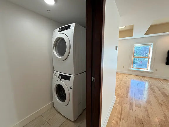 1 bed 2 bath - 111 Genesee St, APT 201, Buffalo, NY 14203