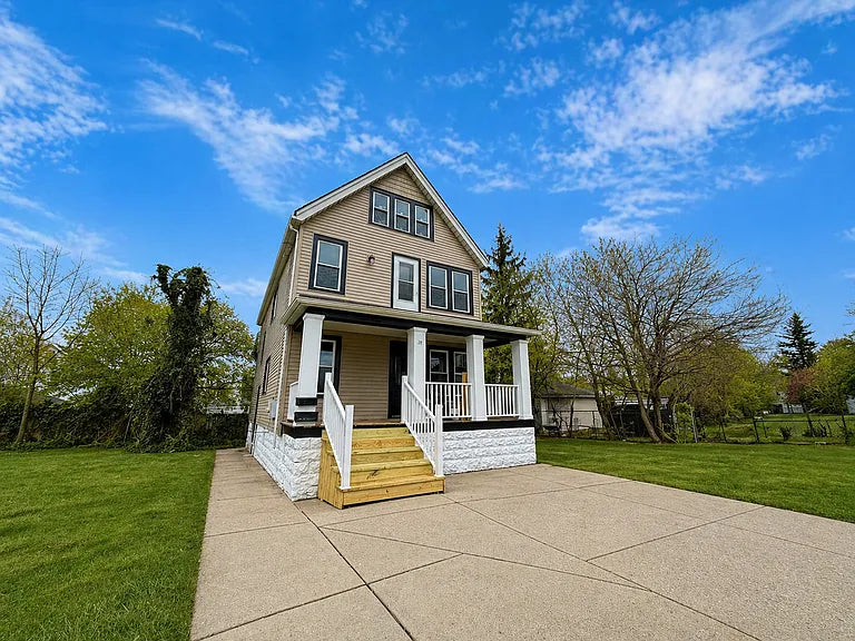 2 bed, 1 bath- 28 Long Ave, Cheektowaga, NY 14224 (Lower)