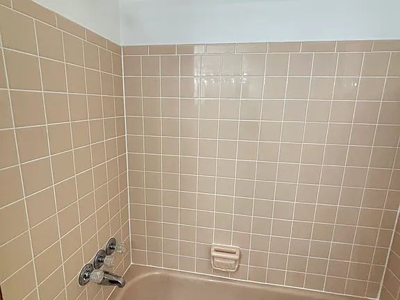 406 Joe McCarthy Dr, Buffalo, NY 14228