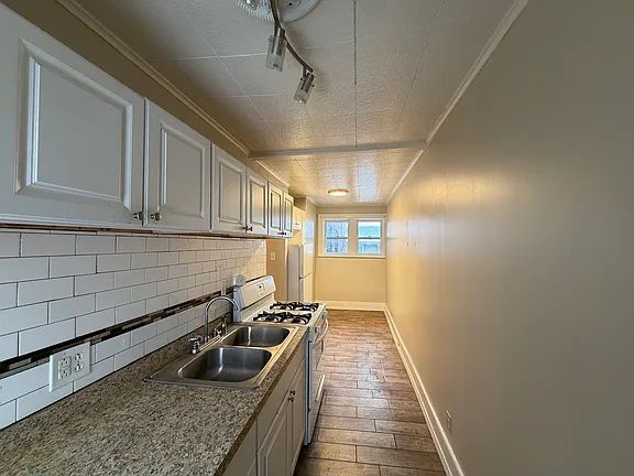 408 Lincoln Pkwy #9, Buffalo, NY 14216