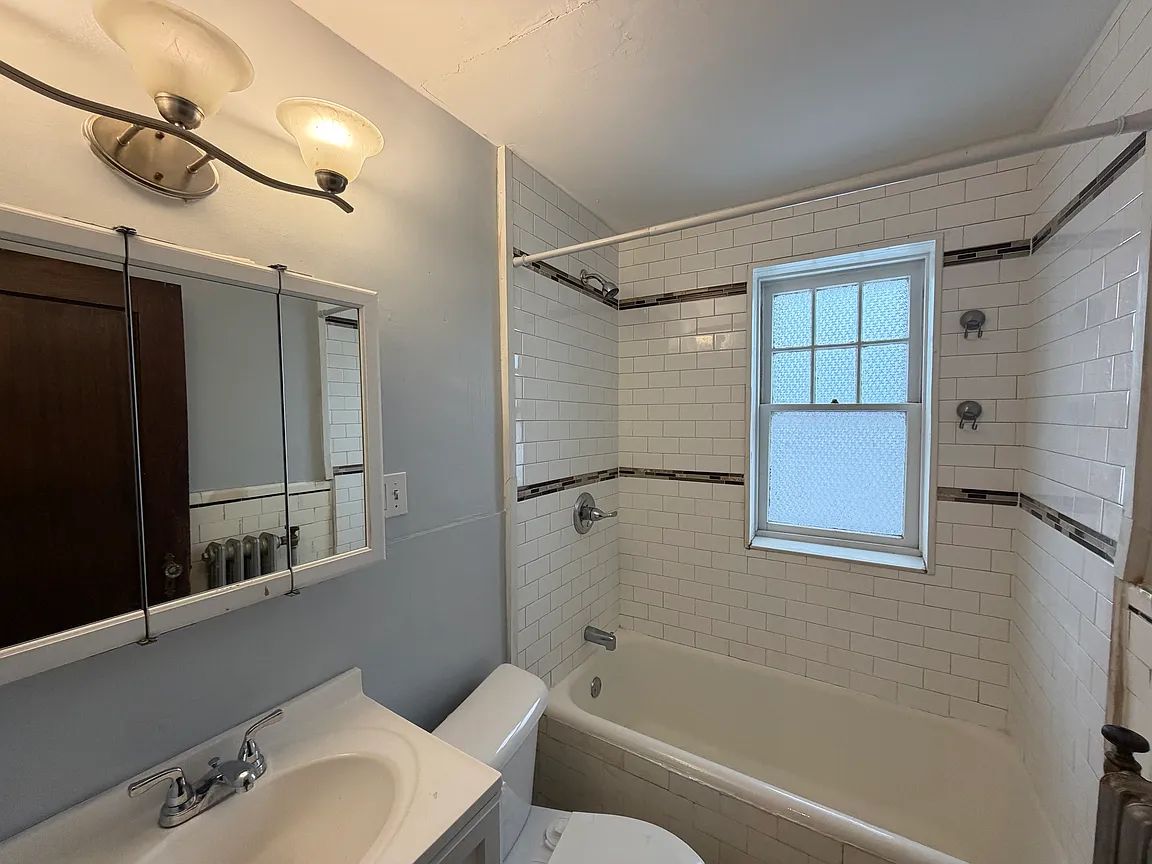 408 Lincoln Pkwy #9, Buffalo, NY 14216