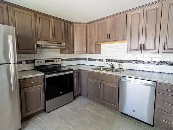 418 Joe McCarthy Dr #2, Buffalo, NY 14228