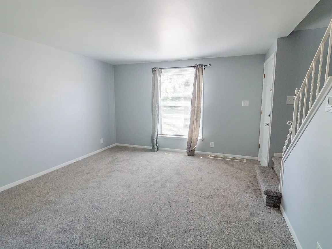 418 Joe McCarthy Dr #2, Buffalo, NY 14228