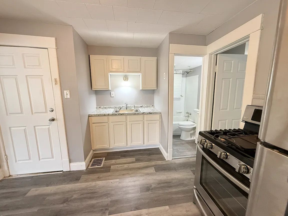 423 Lisbon Ave FLOOR 1, Buffalo, NY 14215