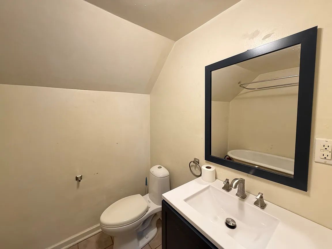 3 bed 1 bath - 429 Prospect Ave #5, Buffalo, NY 14201