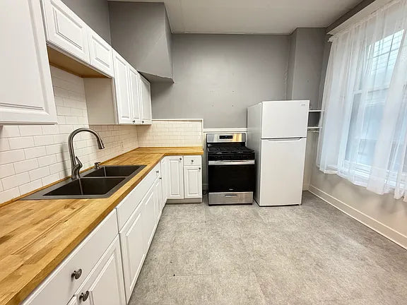 2 bed 1 bath- 338 Elmwood Ave APT 1, Buffalo, NY 14222