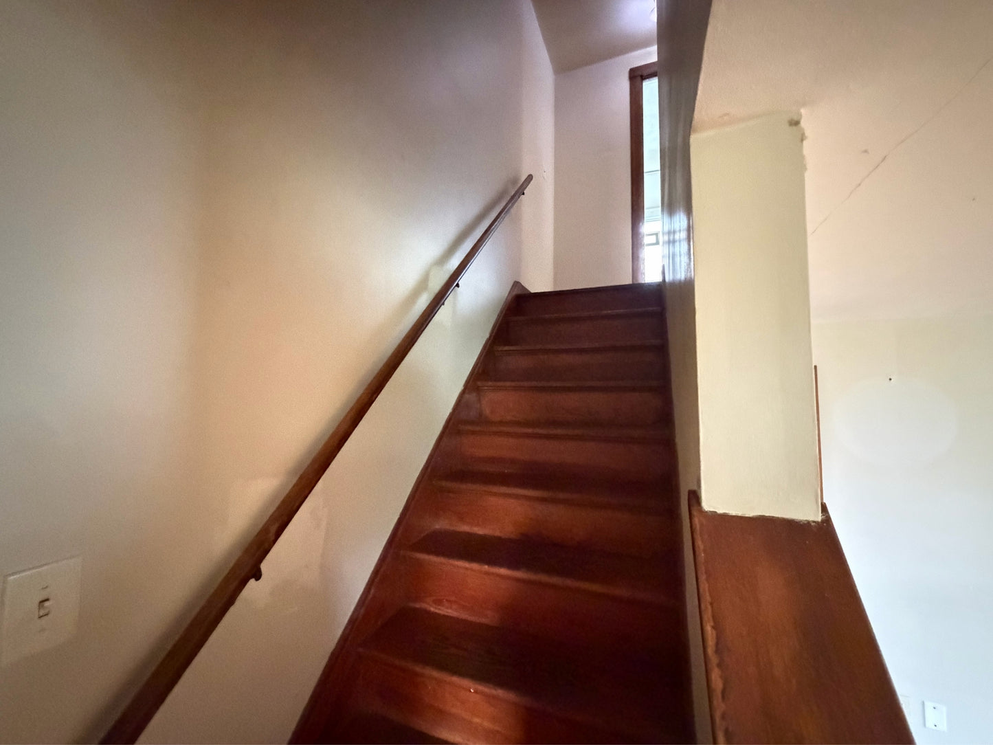 2 bed 1 bath - 160 Woodward Avenue - Right Kenmore, NY 14217