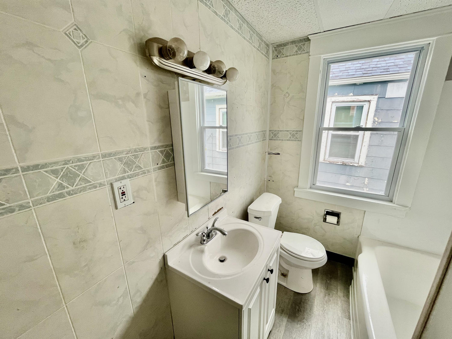 3 bed 1 bath - 122 Lincoln Boulevard - Upper Buffalo, NY 14217