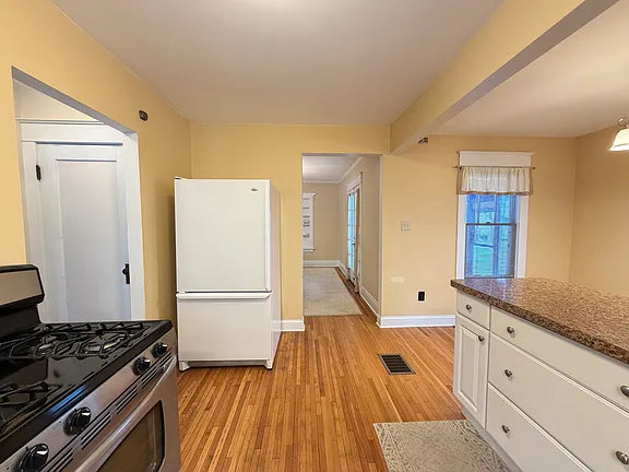 2 bed 1 bath- 37 Arlington Rd #1, Buffalo, NY 14221