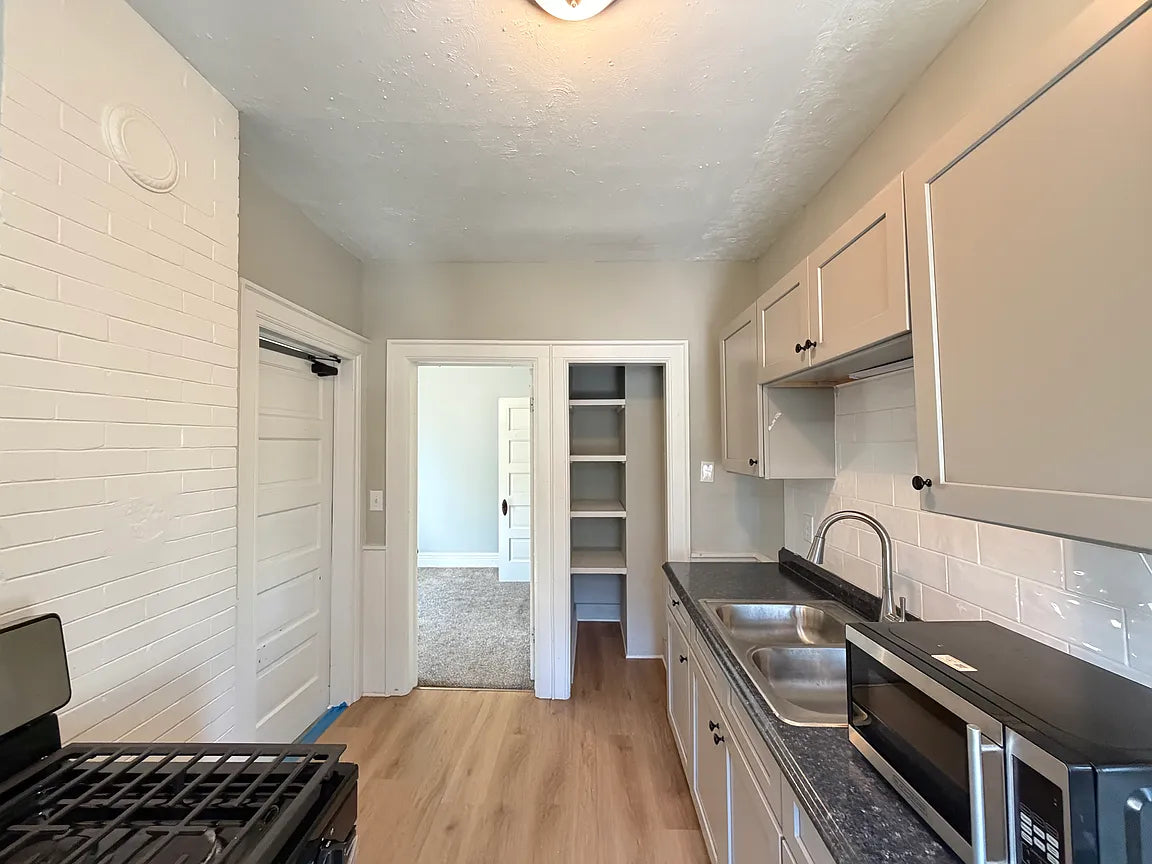 2 bed 1 bath - 80 Dewitt St, # 2, Buffalo, NY 14213