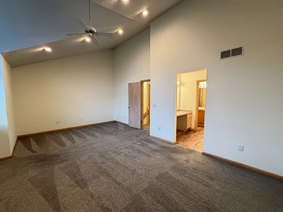 2 bed 1.5 bath- 4553 Abbott Rd, Orchard Park, NY 14127