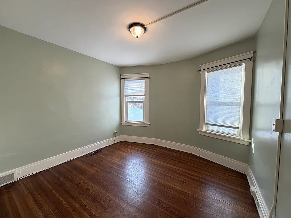 3 bed 1 bath- 300 N Park Ave Unit 2, Buffalo, NY 14216