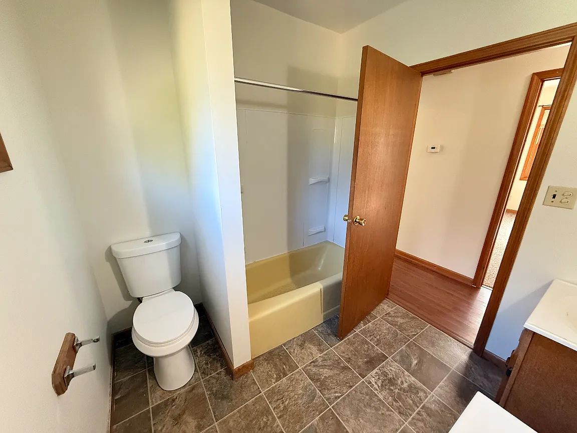 50 Tennyson Ave FLOOR 2, Buffalo, NY 14216