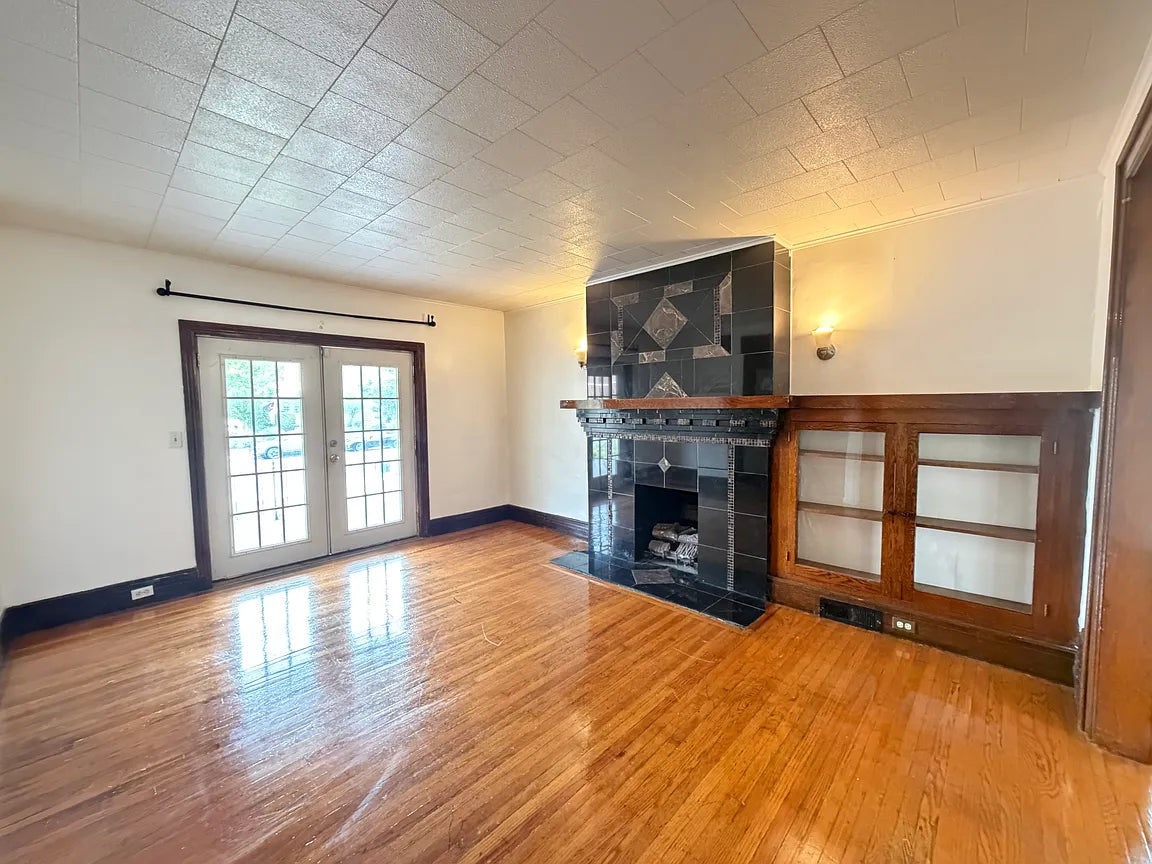 4 bed 2 bath - 1080 Elmwood Avenue, # 1 First Floor, Buffalo, NY 14222