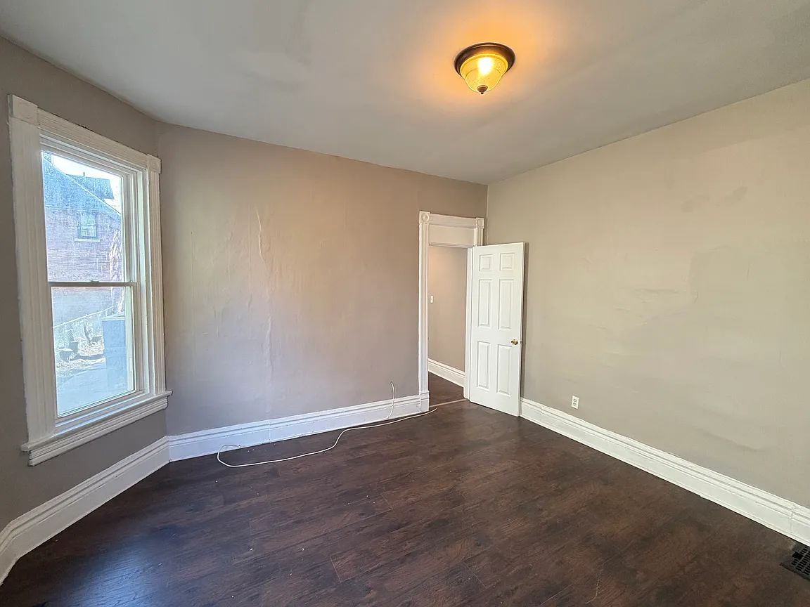 535 Massachusetts Ave #LR, Buffalo, NY 14213