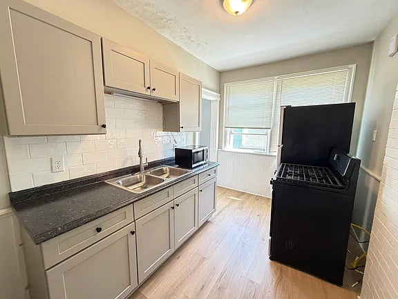 2 bed 1 bath - 80 Dewitt St, # 2, Buffalo, NY 14213