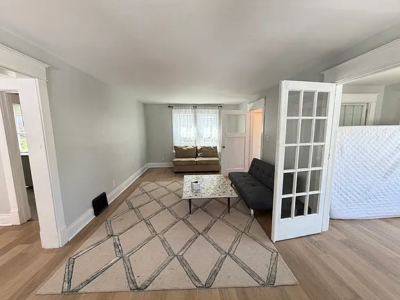 6 bed 2 bath - 43 Springville Ave, Amherst, NY 14226