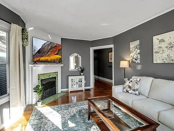 580 Potomac Ave #UR, Buffalo, NY 14222