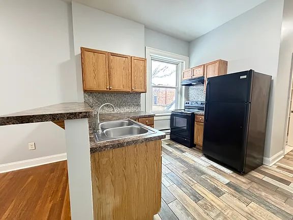 5 Oakwood Pl #1, Buffalo, NY 14214