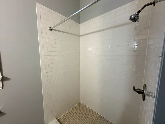 5 Oakwood Pl #1, Buffalo, NY 14214