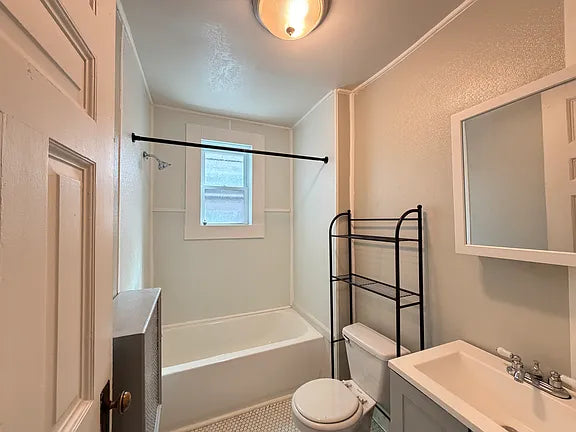 2 bed 1 bath- 338 Elmwood Ave APT 1, Buffalo, NY 14222