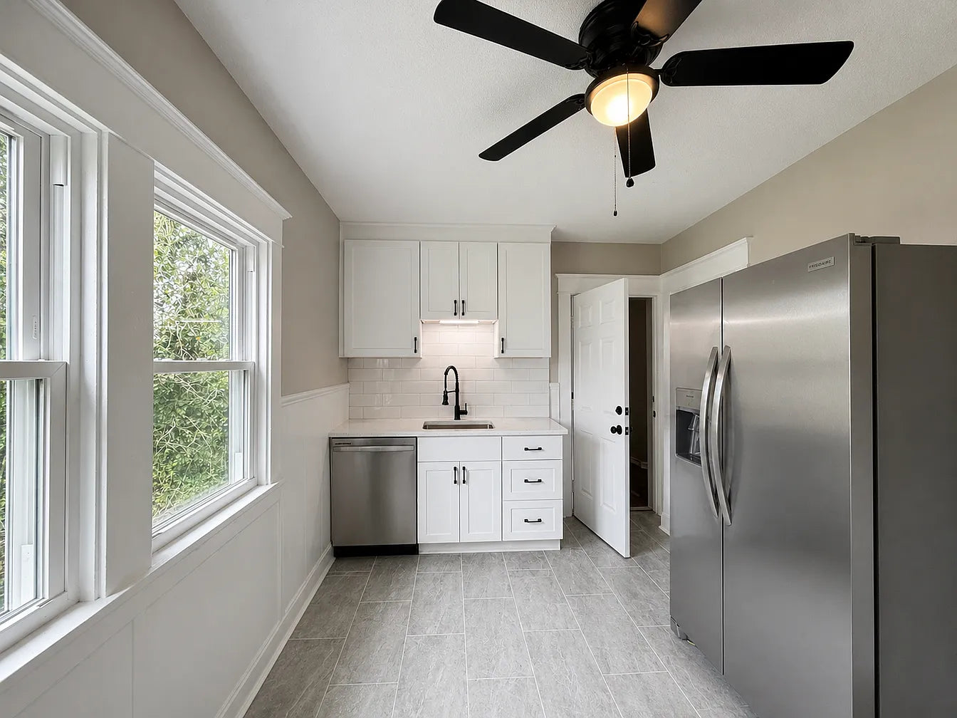 2 bed, 1 bath- 28 Long Ave, Cheektowaga, NY 14224 (Lower)