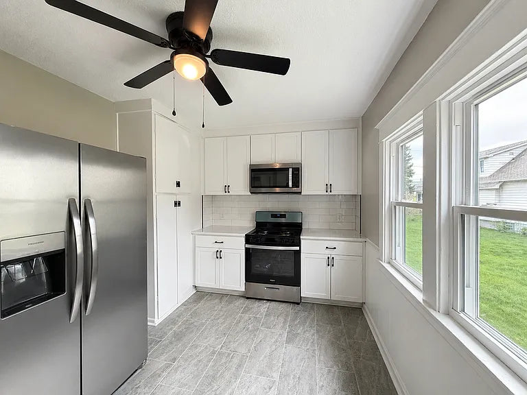 2 bed, 1 bath- 28 Long Ave, Cheektowaga, NY 14224 (Lower)