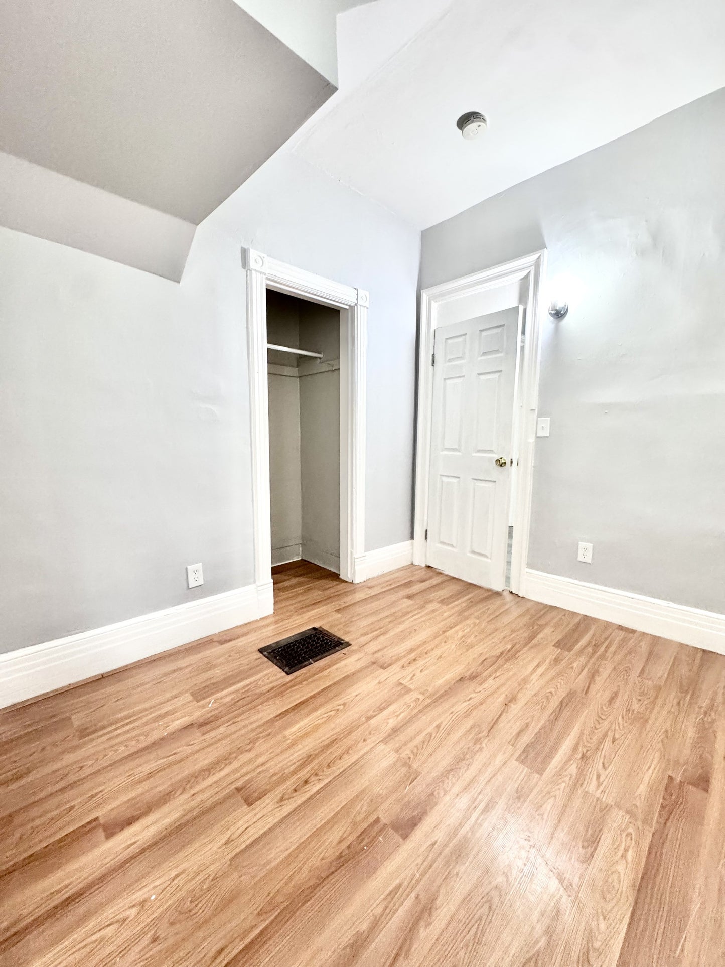 3 bed 1 bath - 339 Hampshire Street - 1 Buffalo, NY 14213