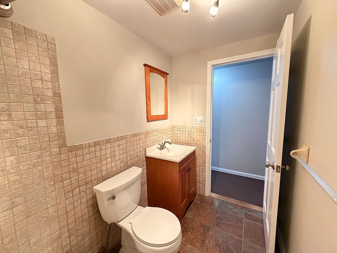 666 W Ferry St APT 24, Buffalo, NY 14222