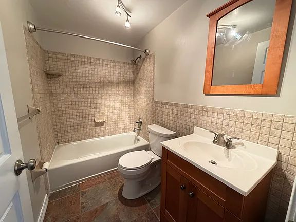 666 W Ferry St APT 24, Buffalo, NY 14222