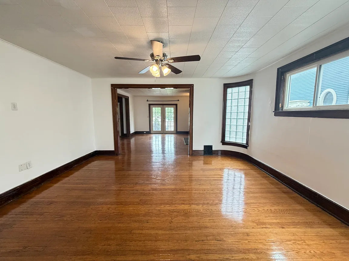 4 bed 2 bath - 1080 Elmwood Avenue, # 1 First Floor, Buffalo, NY 14222